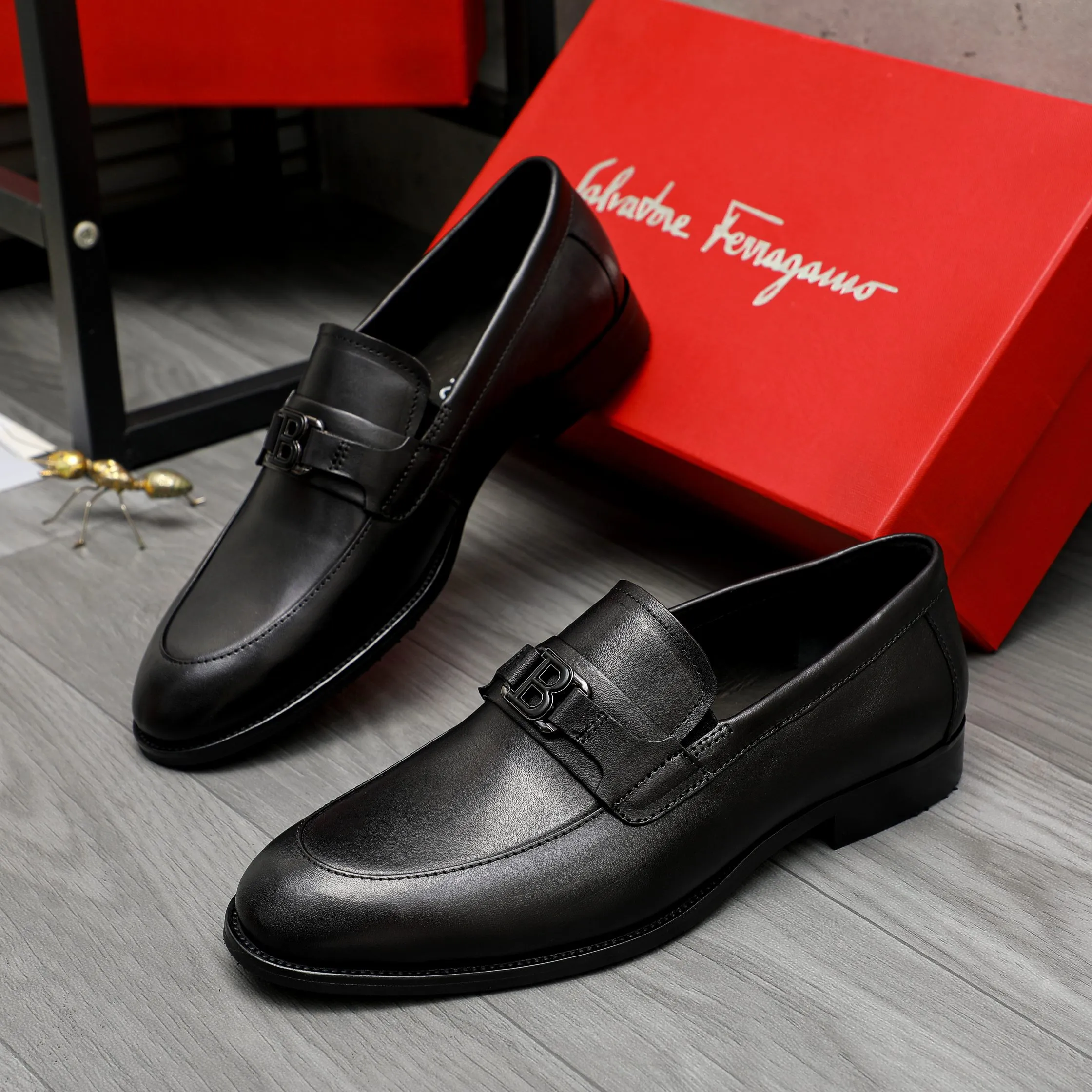 Men's shoes 💰540 Product trademark: Ferragamo "Ferragamo" business casual slip-on leather shoes Regular size: 39-45 (45. Customized, non-returnable) Product materials: Selected high-quality cowhide upper, cowhide lining, original outsole